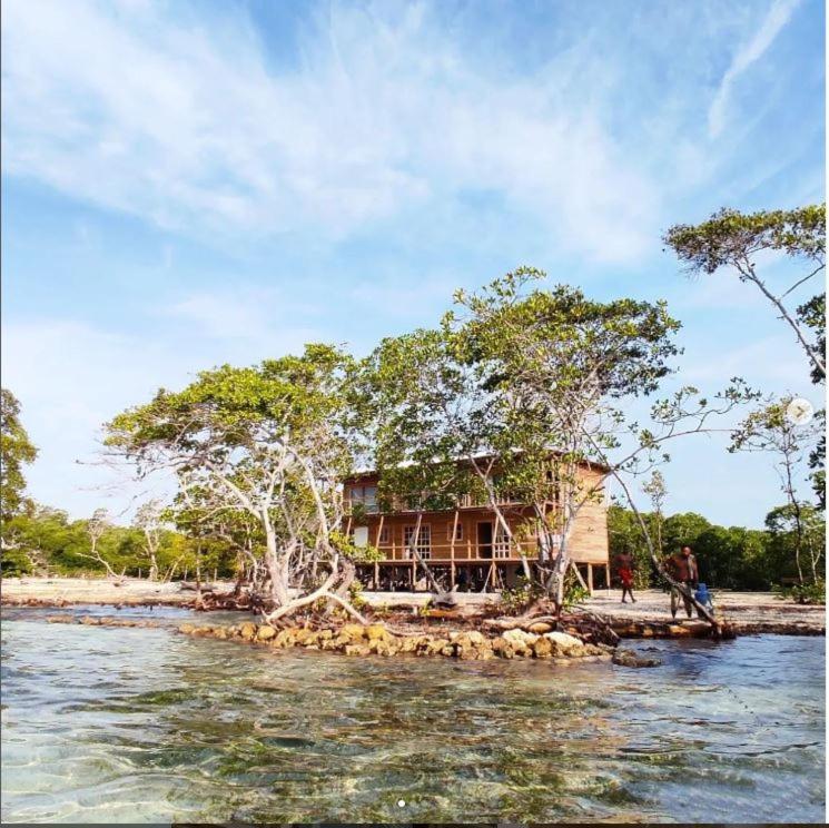 Hostel Villa Luz Beach Tintipan Island Buitenkant foto