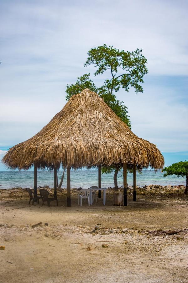 Hostel Villa Luz Beach Tintipan Island Buitenkant foto