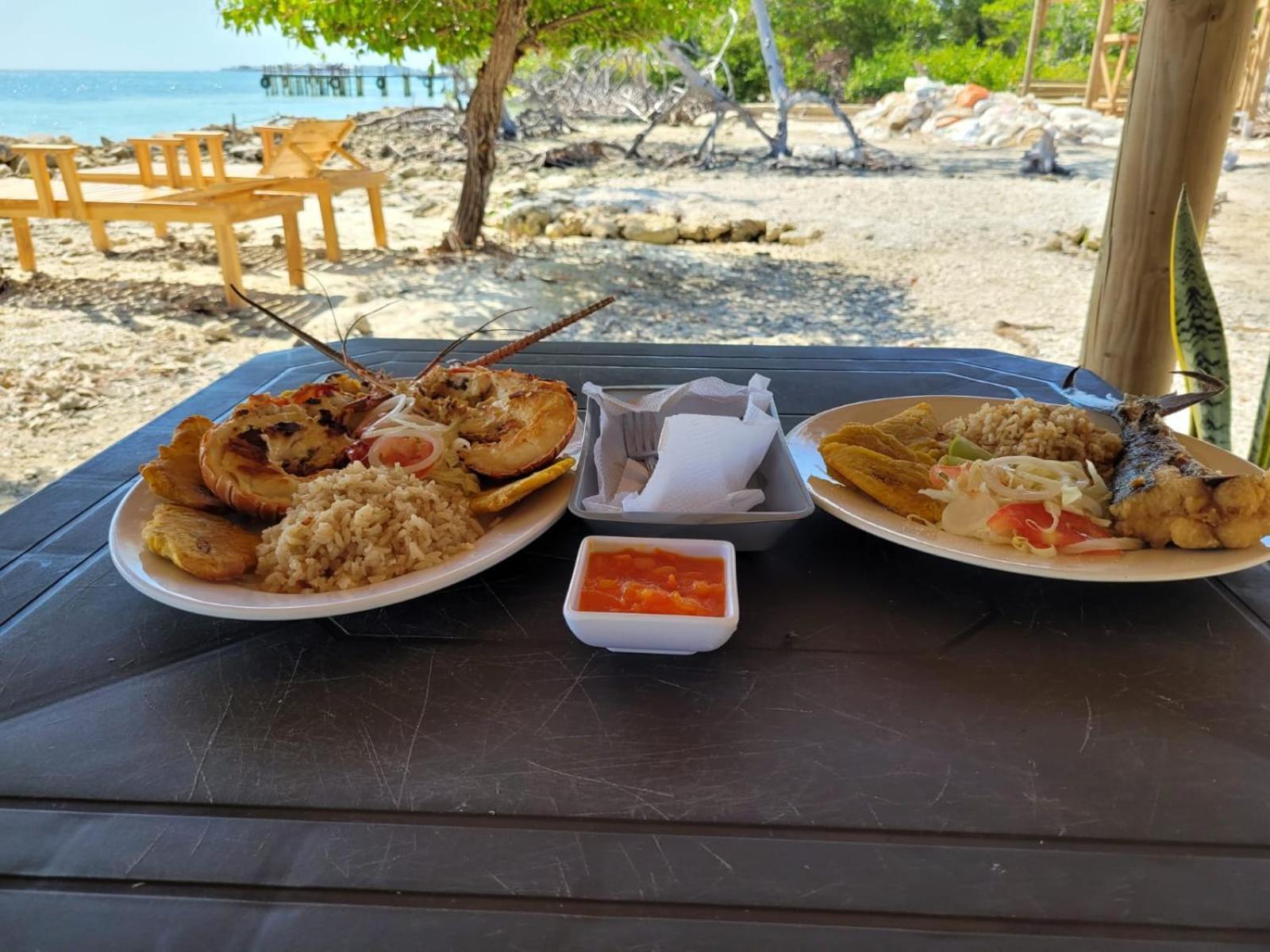 Hostel Villa Luz Beach Tintipan Island Buitenkant foto